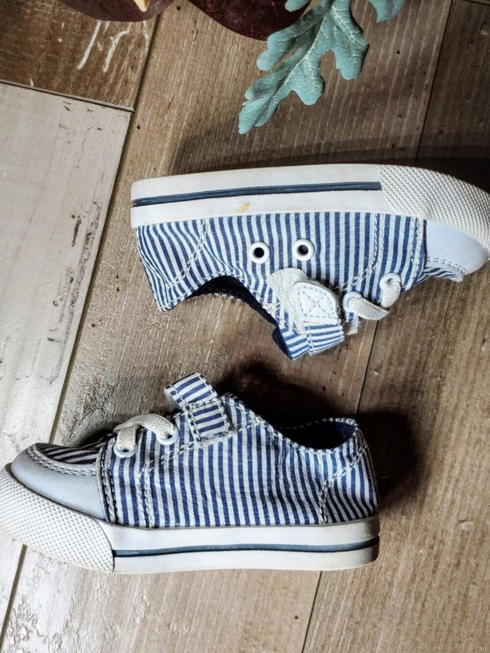 Circo Size 5 Baby Shoes Blue and White Striped Closure Non-Marking GUC - Picture 2 of 12